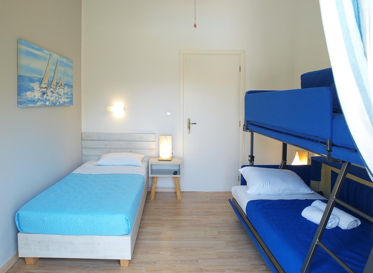 Almiris Seaside Apartments *