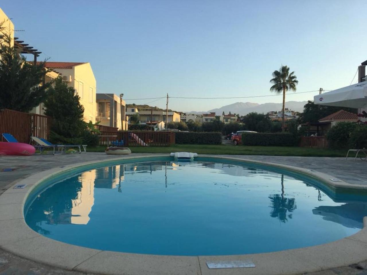 Almiris Seaside Apartments *